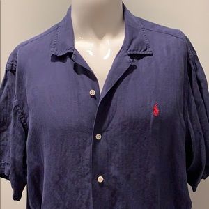 RALPH LAUREN SHORT SLEEVE BUTTON SHIRT.